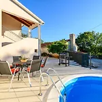 Villa Sky With A Private Pool Martinski