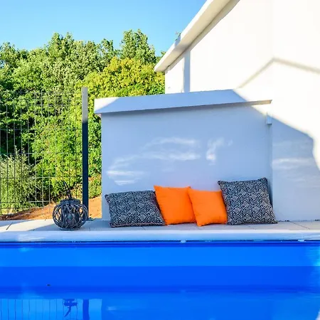 Sky With A Private Pool *