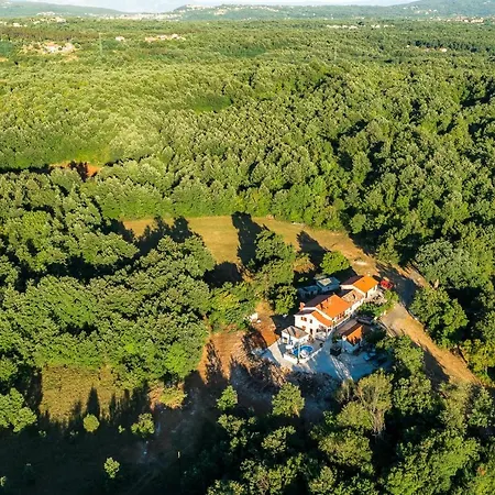 Sky With A Private Pool Вилла *