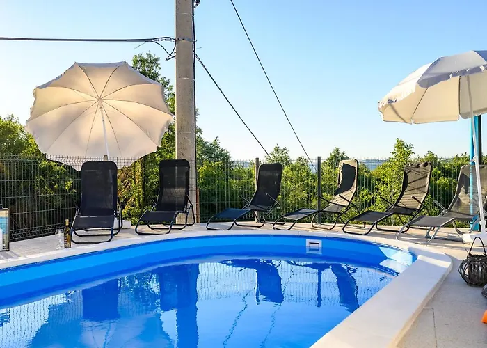 Βίλα Sky With A Private Pool Martinski