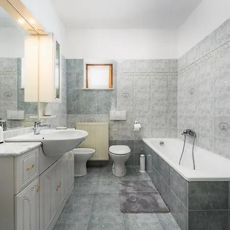 Villa Sky With A Private Pool Martinski