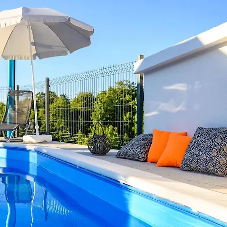 Sky With A Private Pool Villa