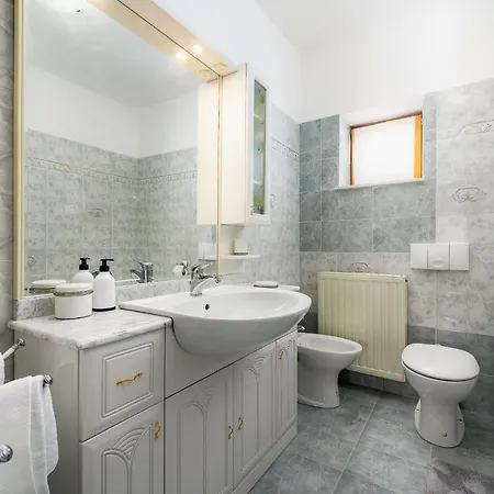 Sky With A Private Pool *