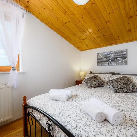 Sky With A Private Pool * Martinski